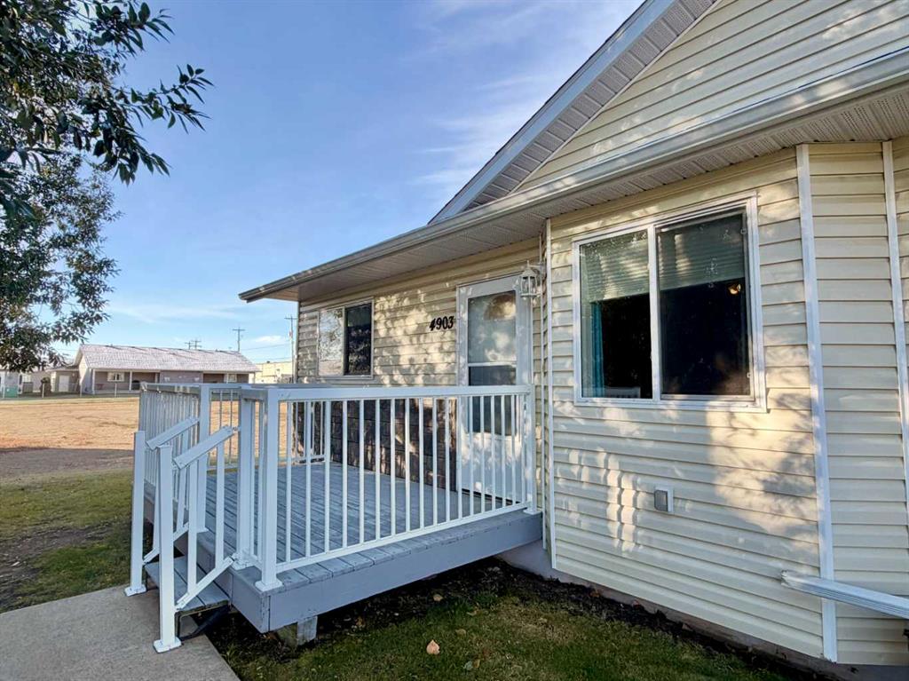 Picture of 4903 50 Street , Grimshaw Real Estate Listing