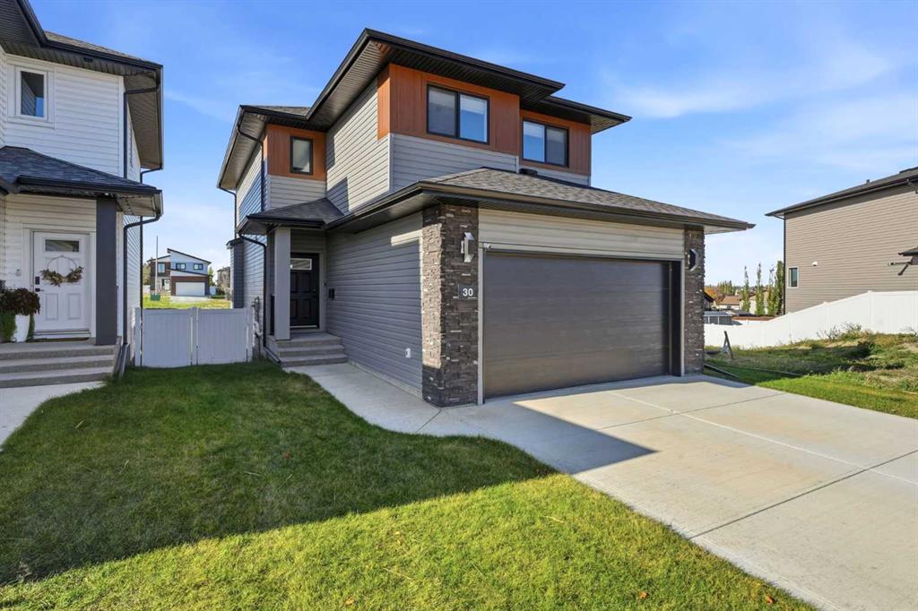 Picture of 30 Palmer Circle , Blackfalds Real Estate Listing