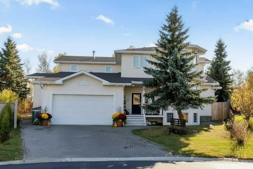 Picture of 4 Pell Close , Sylvan Lake Real Estate Listing