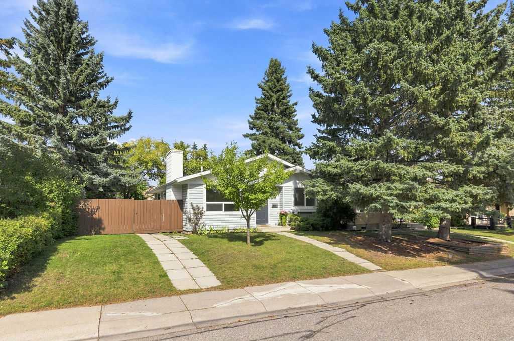 Picture of 148 Cantrell Drive SW, Calgary Real Estate Listing