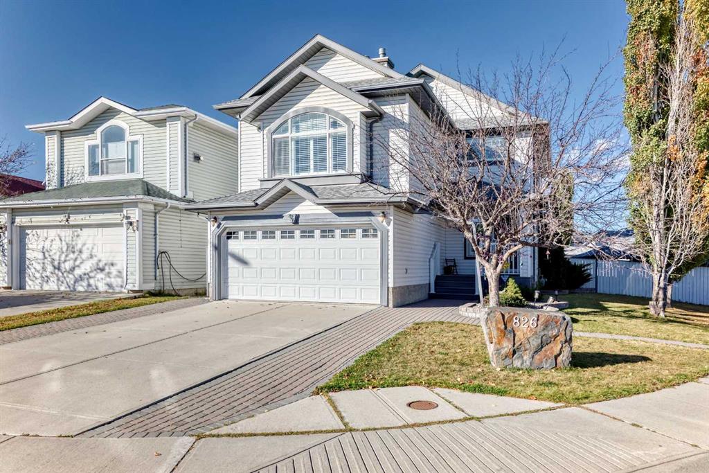 Picture of 826 Applewood Drive SE, Calgary Real Estate Listing