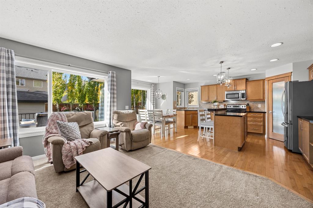 Picture of 176 Royal Oak Terrace NW, Calgary Real Estate Listing