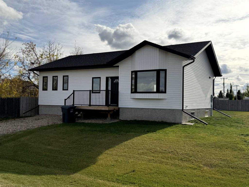 Picture of 4505 53 Avenue , Mannville Real Estate Listing