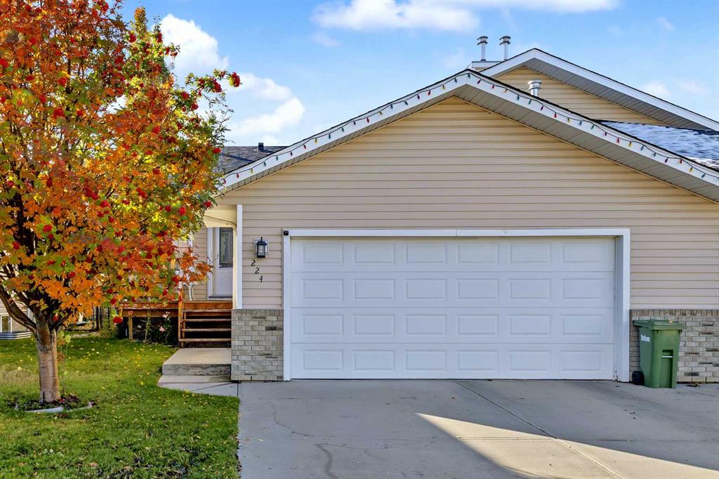 Picture of 224 Hillvale Crescent , Strathmore Real Estate Listing