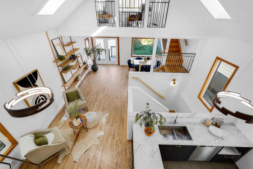 Picture of 738 24 Avenue SE, Calgary Real Estate Listing