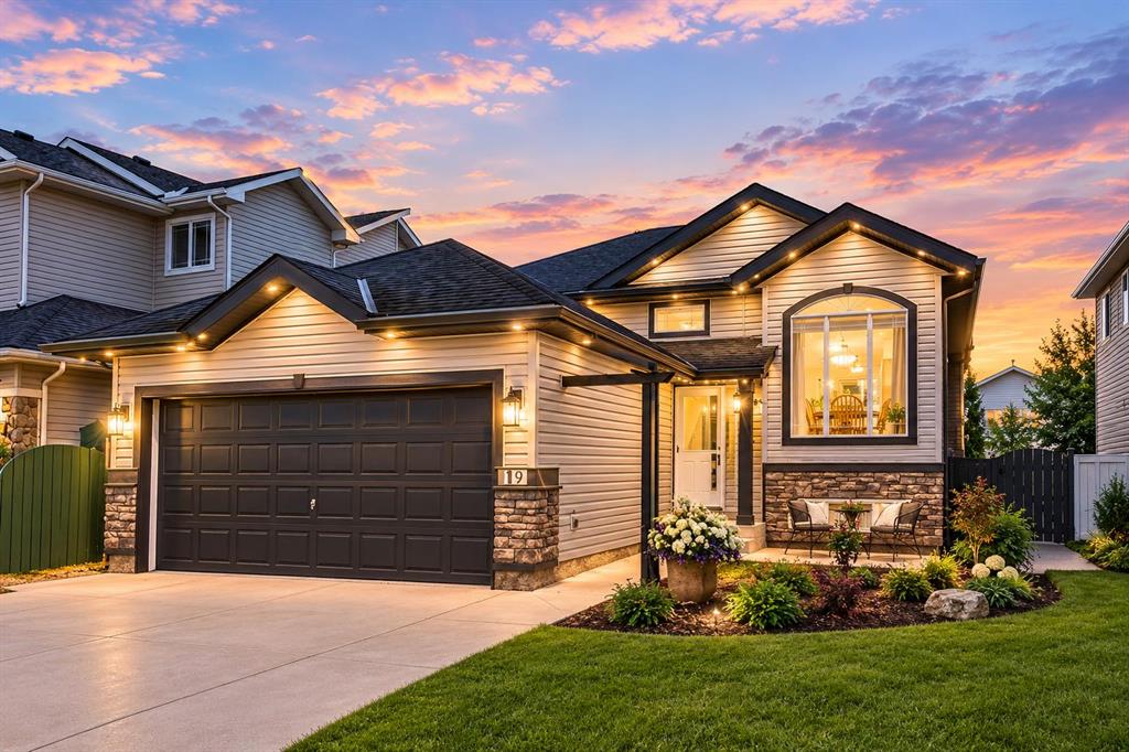 Picture of 119 Stonegate Crescent NW, Airdrie Real Estate Listing