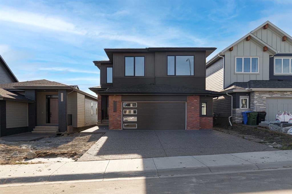 Picture of 141 Creekstone Hill SW, Calgary Real Estate Listing