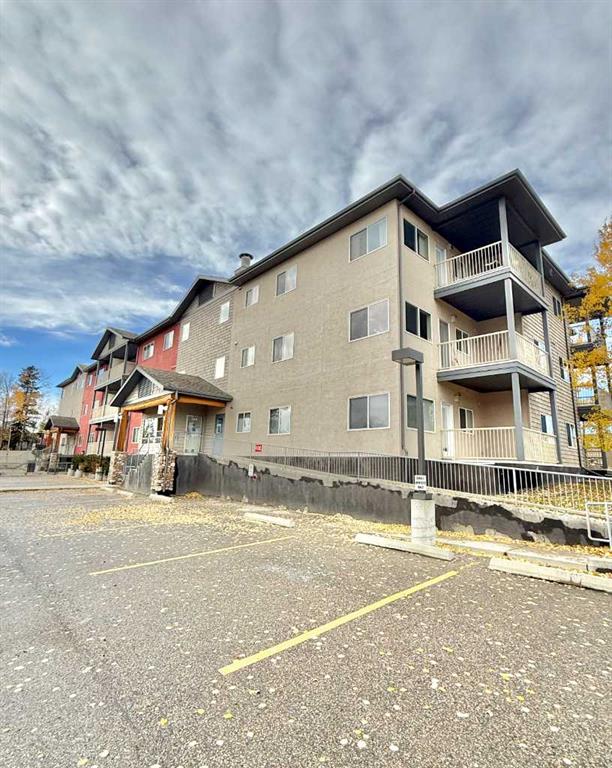 Picture of 202, 109 Seabolt Drive , Hinton Real Estate Listing