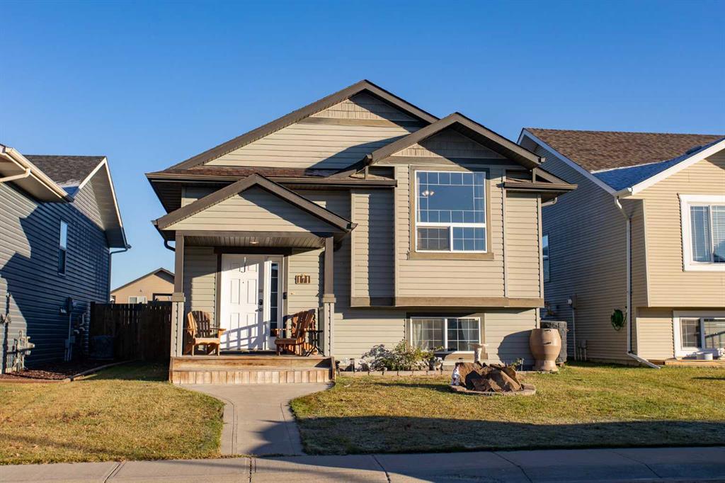 Picture of 171 Long Close , Red Deer Real Estate Listing