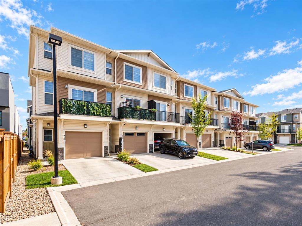 Picture of 912 Sage Hill Grove NW, Calgary Real Estate Listing