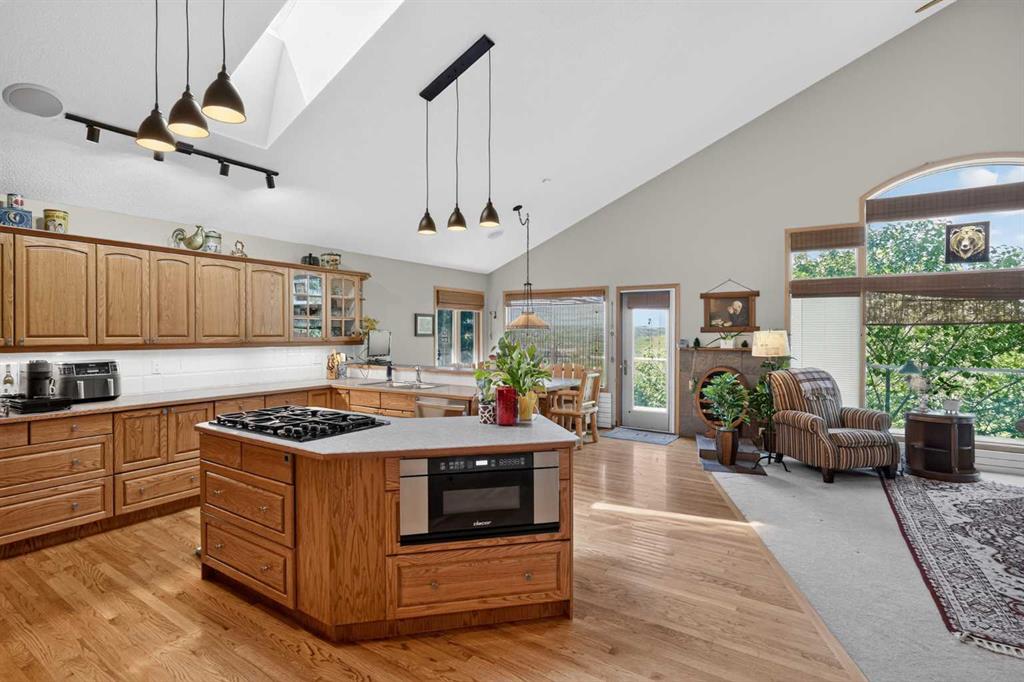 Picture of 166 Scenic Ridge Crescent NW, Calgary Real Estate Listing