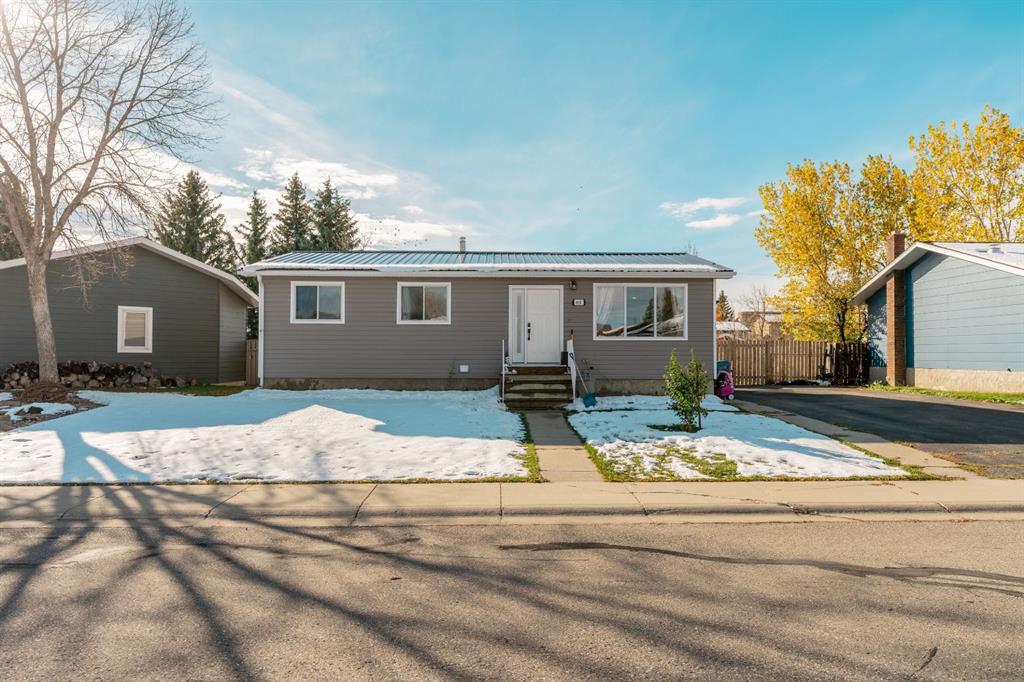 Picture of 460 4 Avenue E, Cardston Real Estate Listing