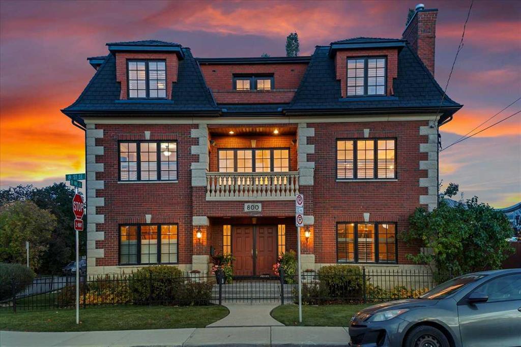Picture of 800 8 Street SE, Calgary Real Estate Listing