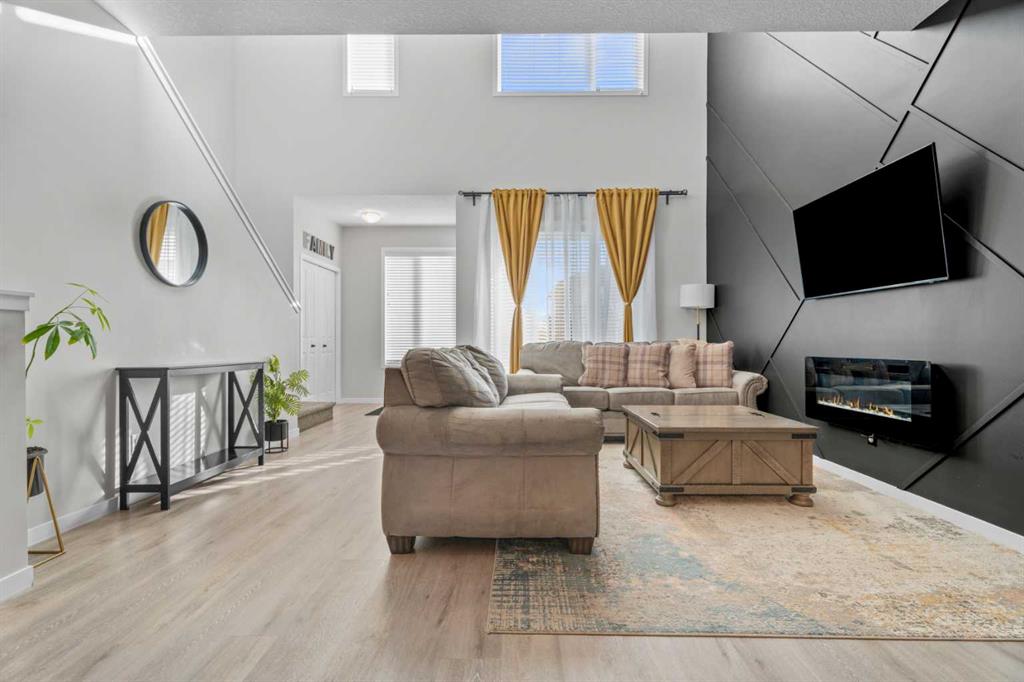 Picture of 111 Wolf Creek Manor SE, Calgary Real Estate Listing