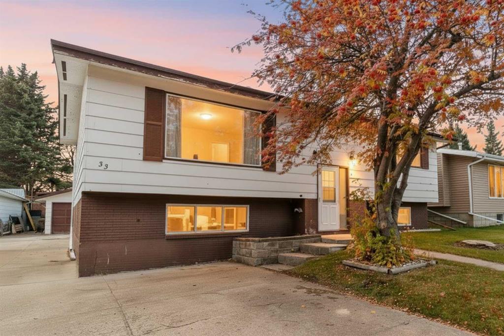 Picture of 33 Valley Crescent , Lacombe Real Estate Listing