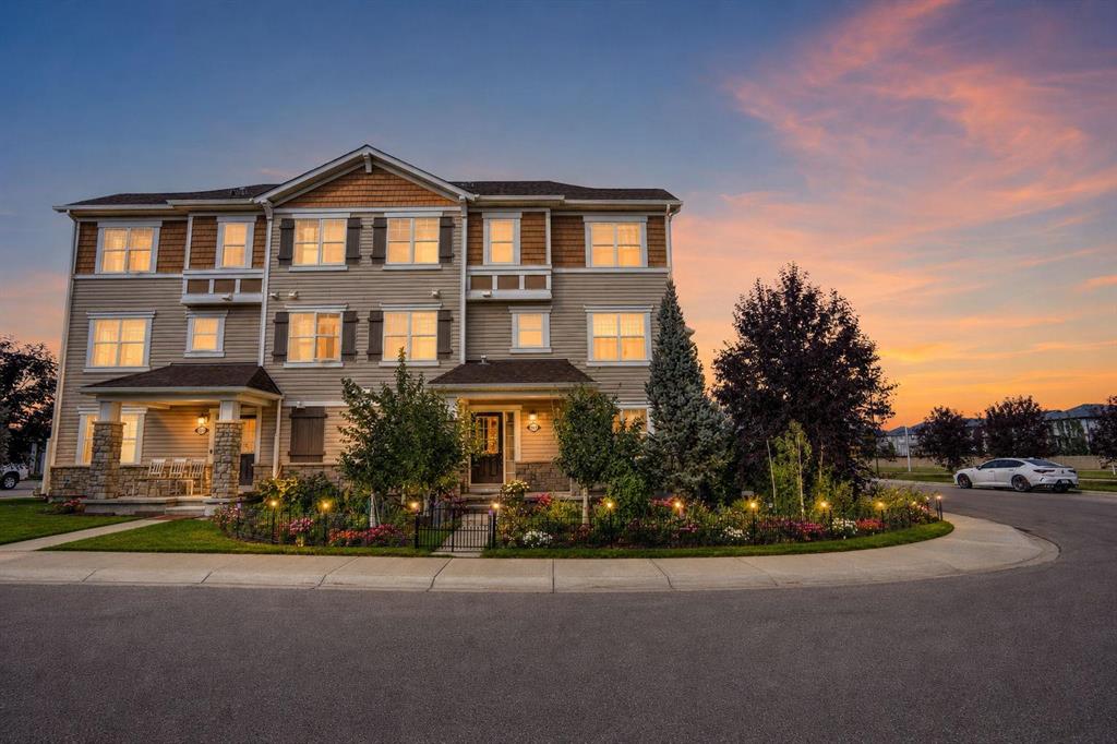 Picture of 220 Windford Crescent SW, Airdrie Real Estate Listing