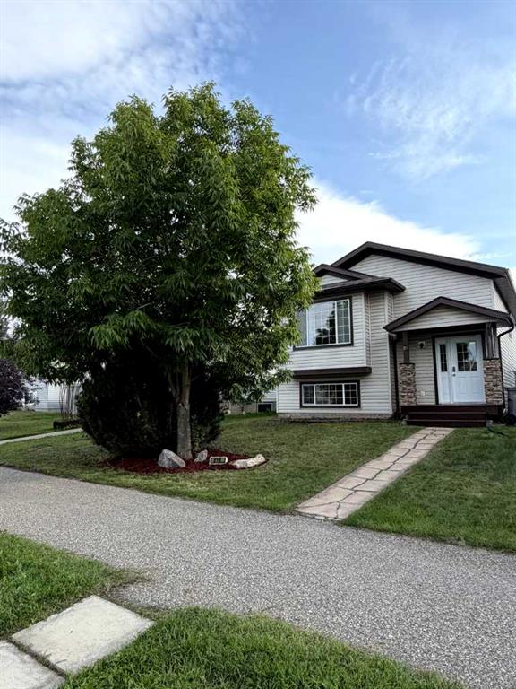 Picture of 116 Pinnacle Boulevard , Grande Prairie Real Estate Listing