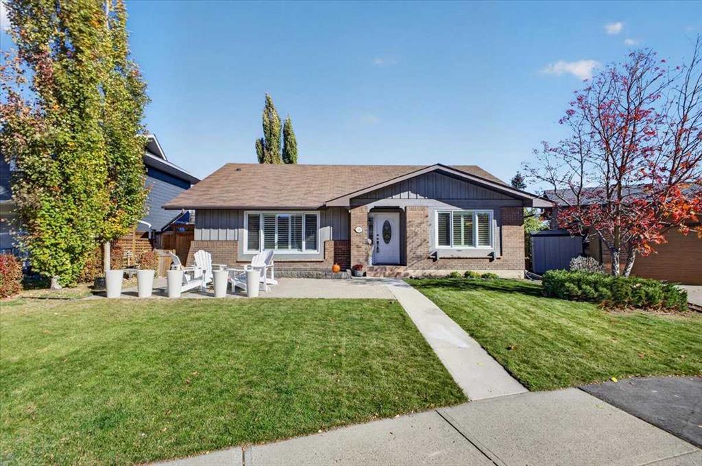 Picture of 36 Lake Lucerne Close SE, Calgary Real Estate Listing