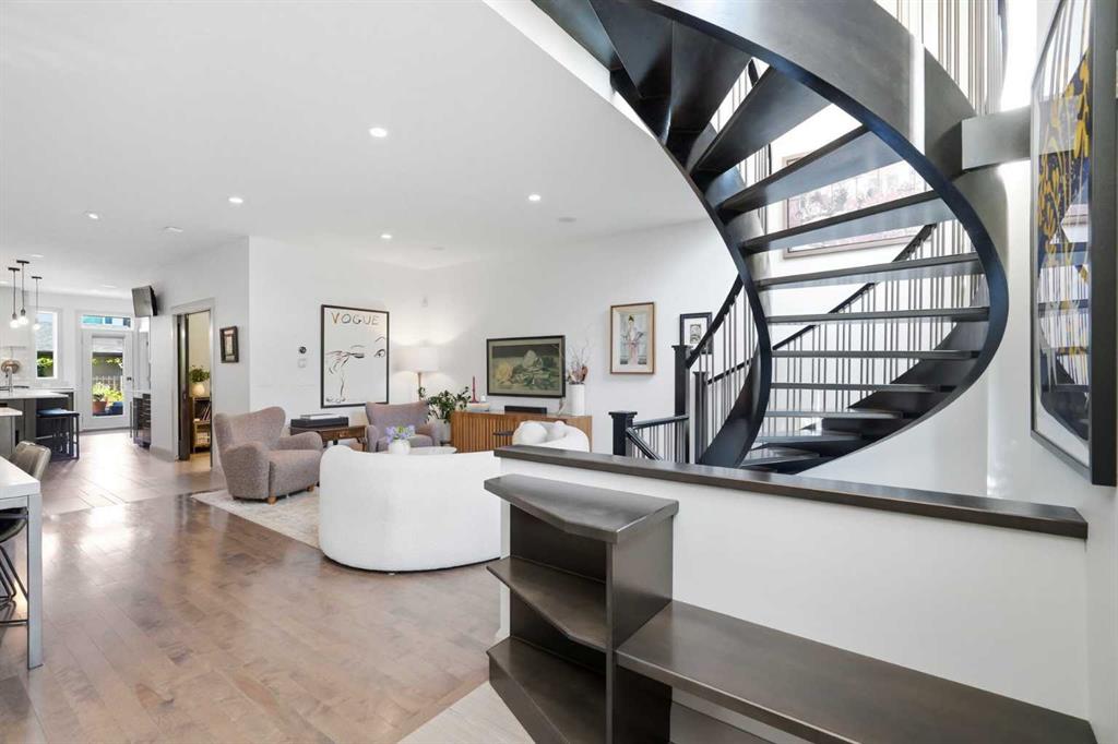 Picture of 2042 49 Avenue SW, Calgary Real Estate Listing