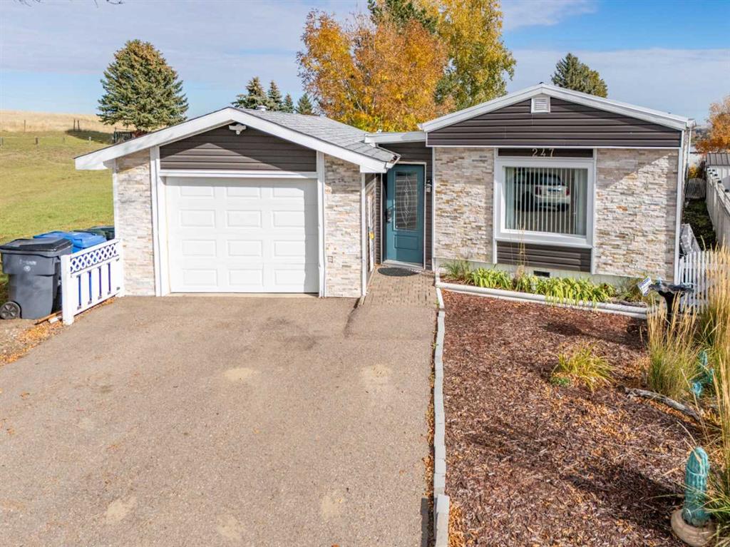 Picture of 247 Fleet Street SW, Medicine Hat Real Estate Listing