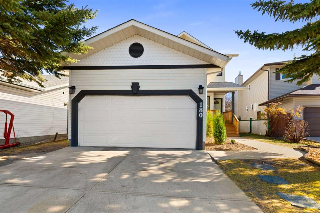 Picture of 180 Woodside Road NW, Airdrie Real Estate Listing