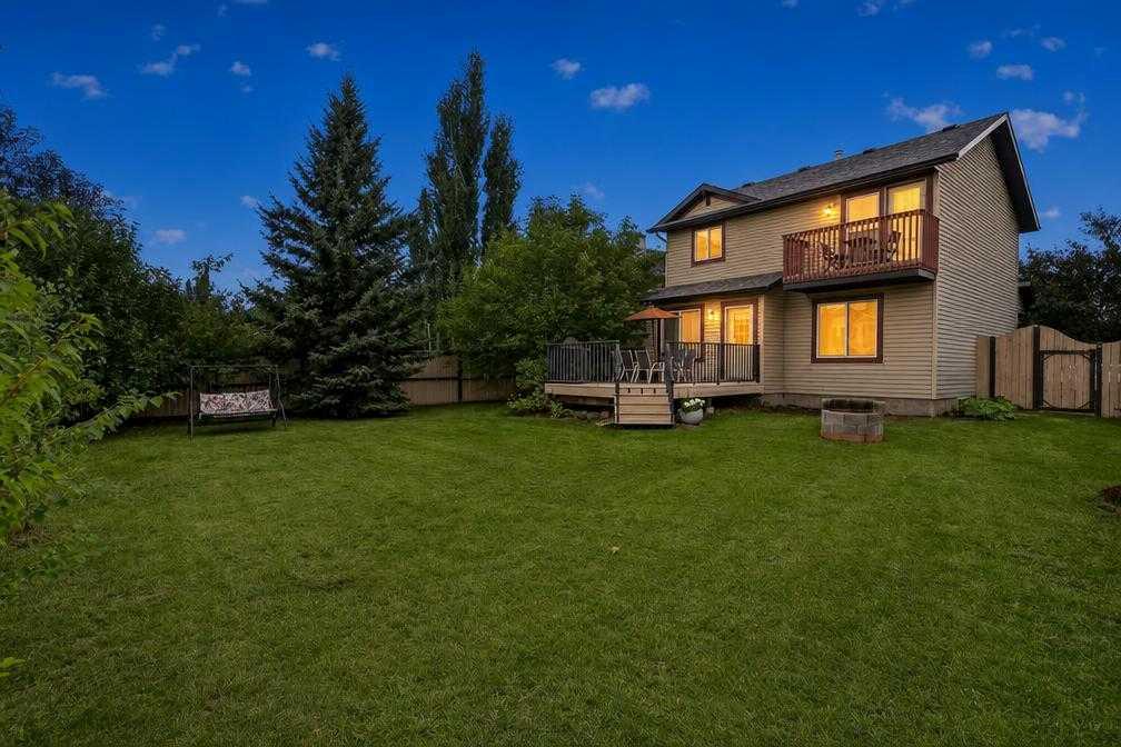 Picture of 20 Chapman Court SE, Calgary Real Estate Listing