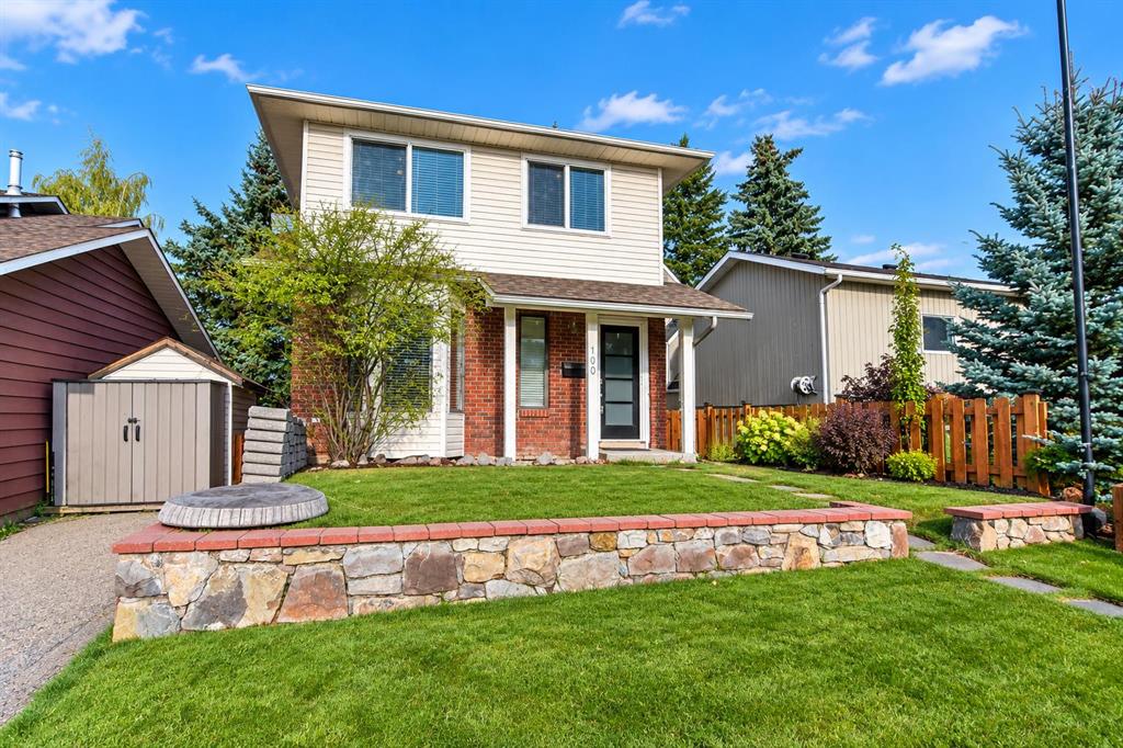 Picture of 100 Coach Manor Rise SW, Calgary Real Estate Listing