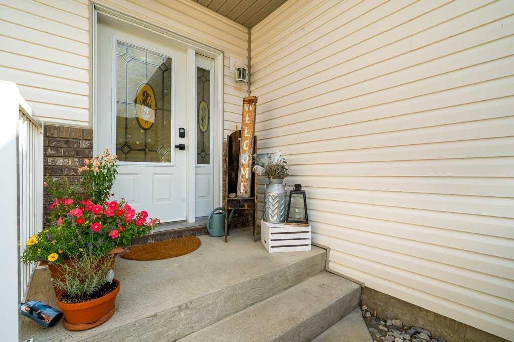 Picture of 316 Washington Way SE, Medicine Hat Real Estate Listing