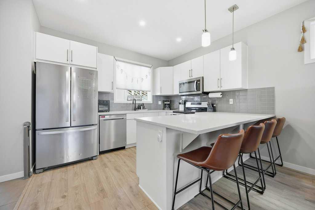 Picture of 313 Seton Circle SE, Calgary Real Estate Listing