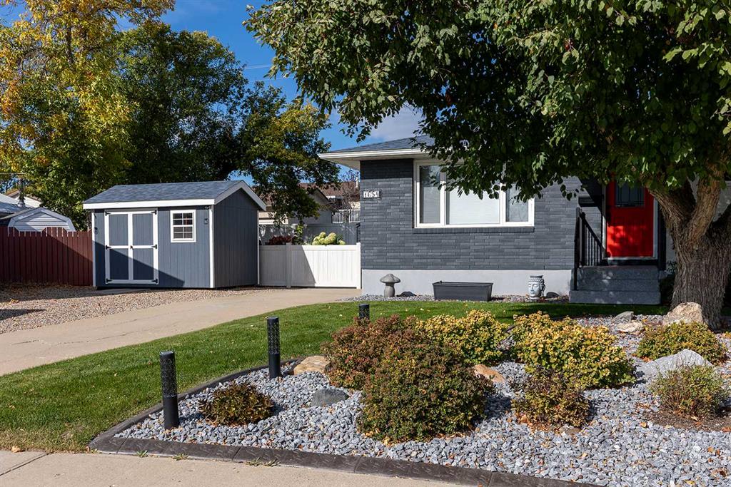 Picture of 1654 10 Avenue NE, Medicine Hat Real Estate Listing
