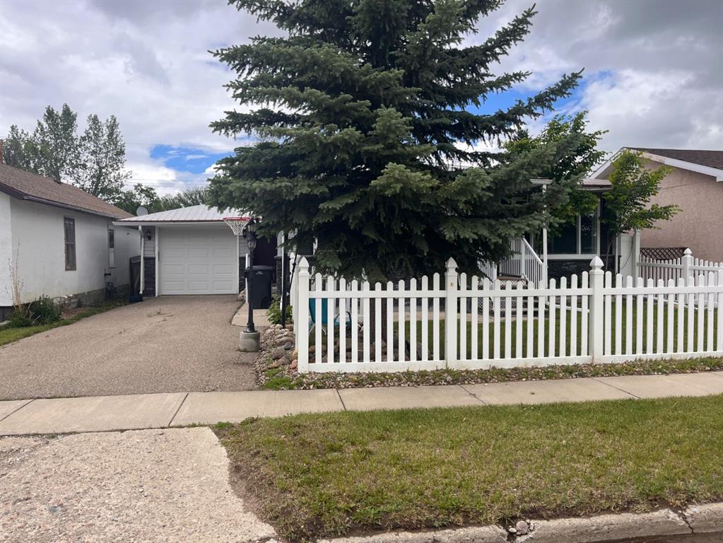 Picture of 213 2nd Avenue , Milk River Real Estate Listing