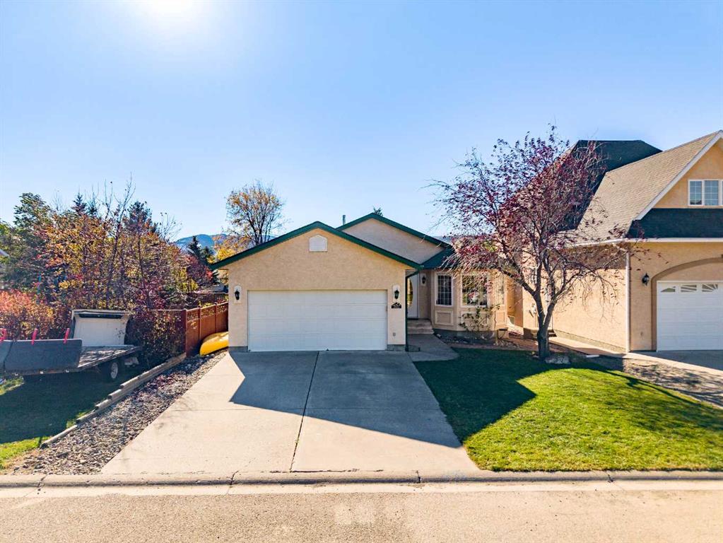 Picture of 3013 214 Street  , Bellevue Real Estate Listing