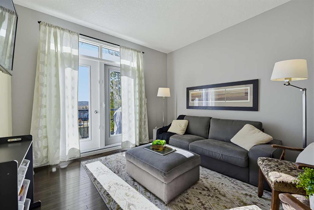Picture of 79 Evansview Gardens NW, Calgary Real Estate Listing