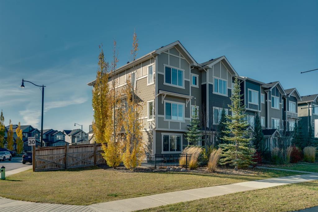 Picture of 133 Sundown Road , Cochrane Real Estate Listing