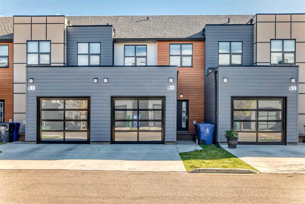 Picture of 4, 69 Aquitania Circle W, Lethbridge Real Estate Listing