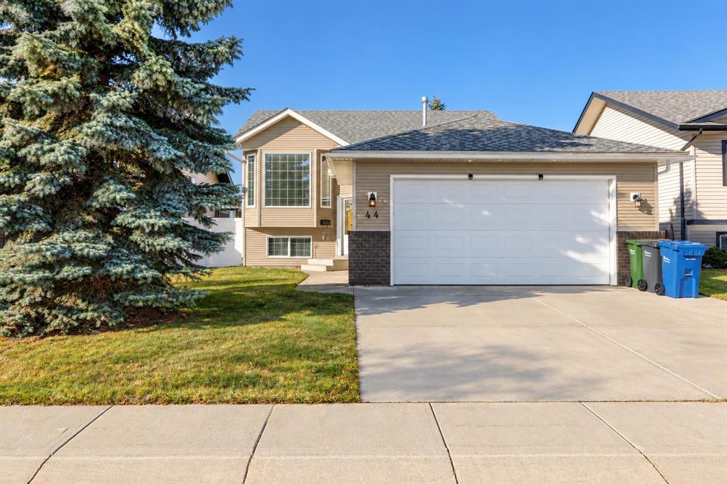 Picture of 44 Isaacson Crescent , Red Deer Real Estate Listing