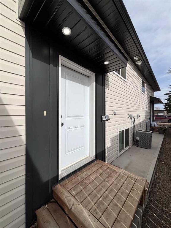 Picture of E, 6014 54 Street , Taber Real Estate Listing