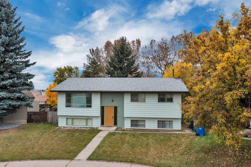Picture of 5724 57 Street Close , Rocky Mountain House Real Estate Listing