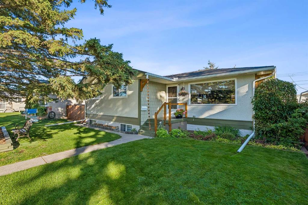Picture of 5635 Travis Crescent NE, Calgary Real Estate Listing