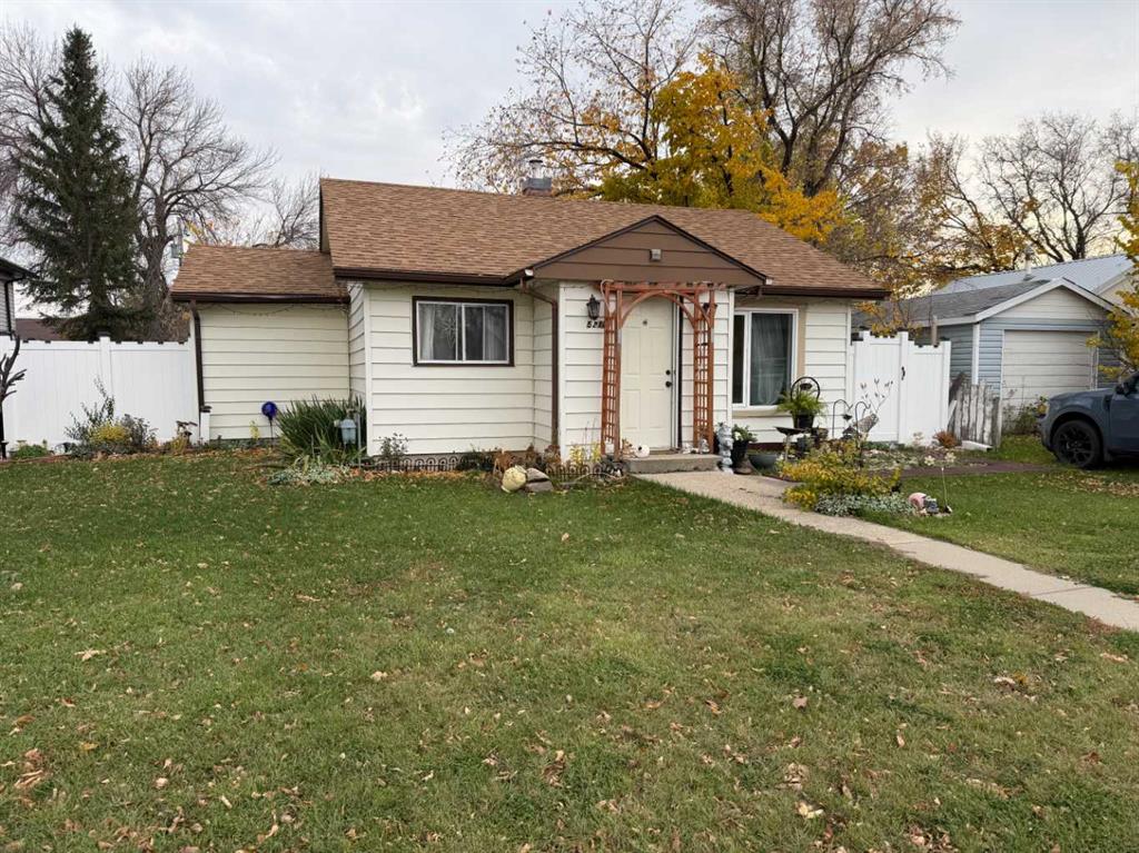 Picture of 5218 42 Avenue S, Taber Real Estate Listing