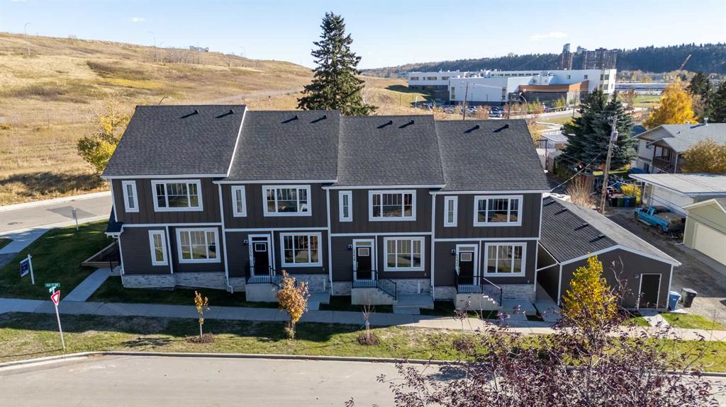Picture of 2232 44 Street NW, Calgary Real Estate Listing
