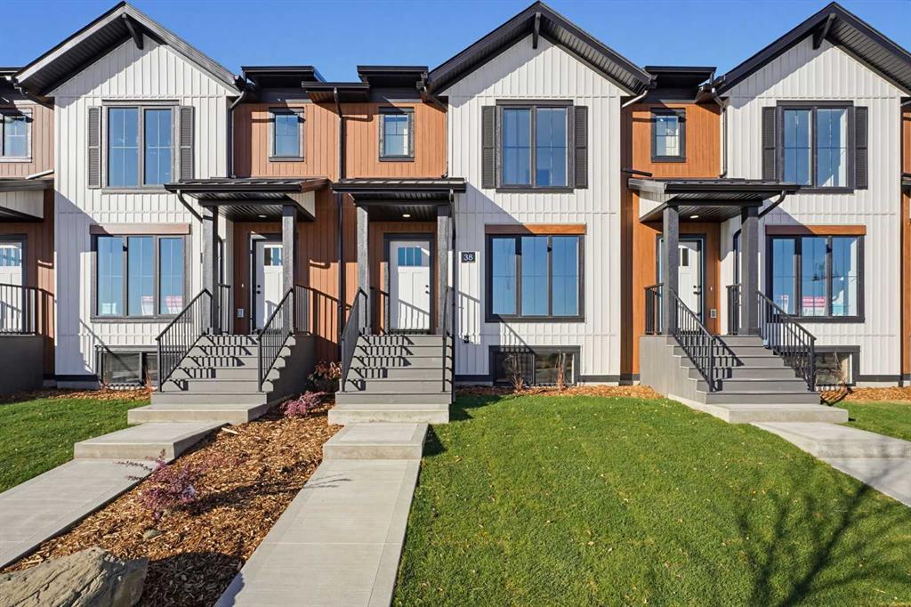 Picture of 38 Station Drive , Sylvan Lake Real Estate Listing