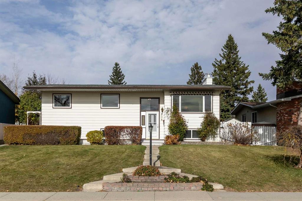 Picture of 808 Stonehaven Road SW, Calgary Real Estate Listing