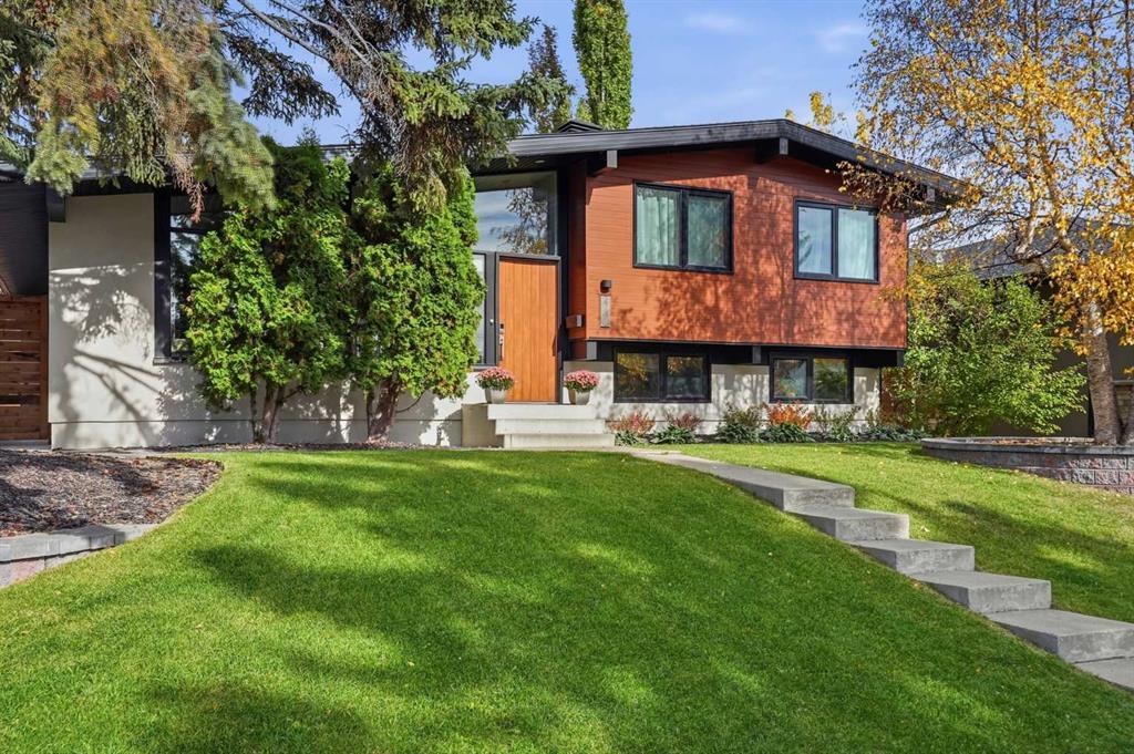Picture of 2740 Lionel Crescent SW, Calgary Real Estate Listing