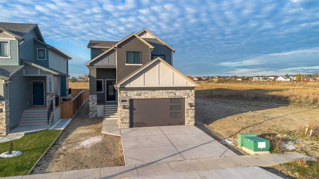 Picture of 382 Canyon Meadows Road W, Lethbridge Real Estate Listing