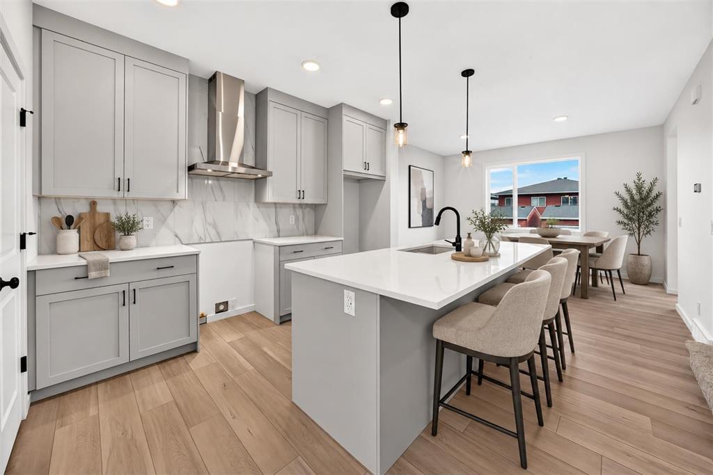Picture of 84 Creekside Rise SW, Calgary Real Estate Listing