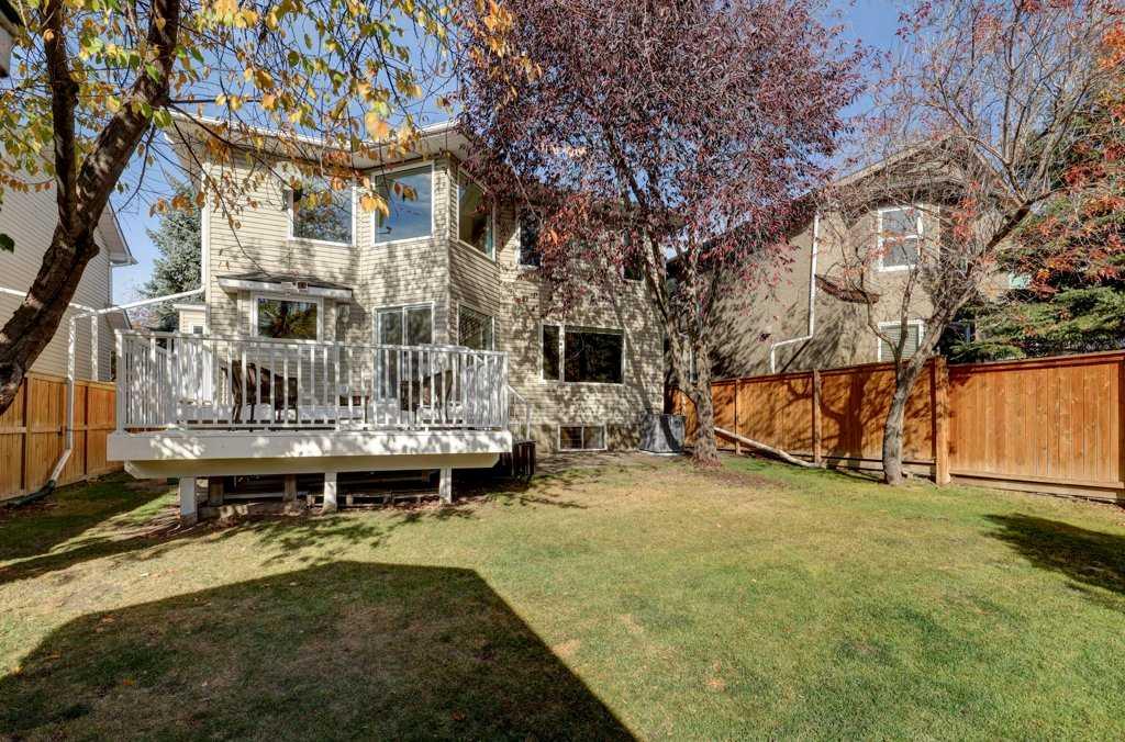 Picture of 212 Riverview Close SE, Calgary Real Estate Listing
