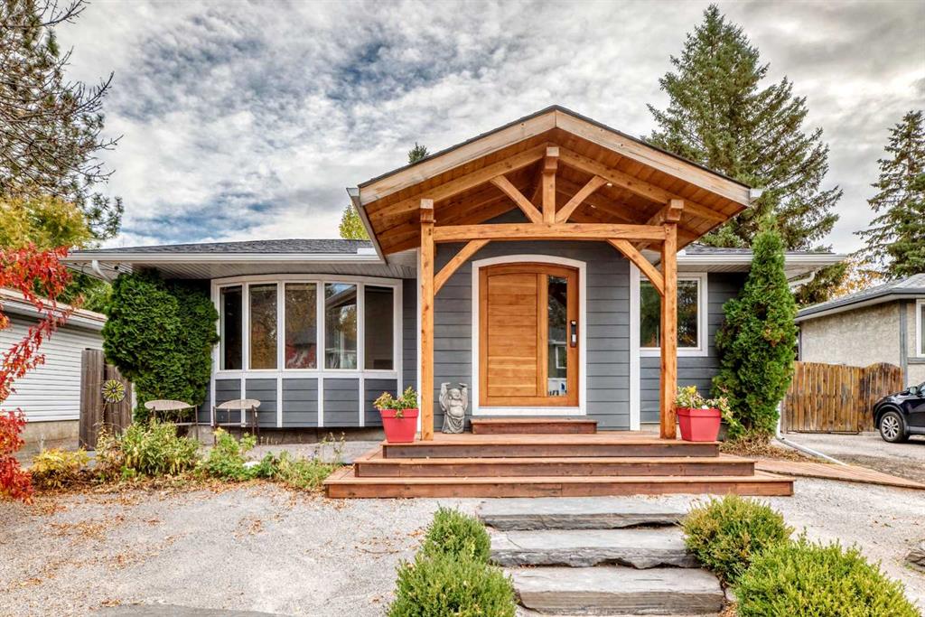 Picture of 448 Cantrell Drive SW, Calgary Real Estate Listing