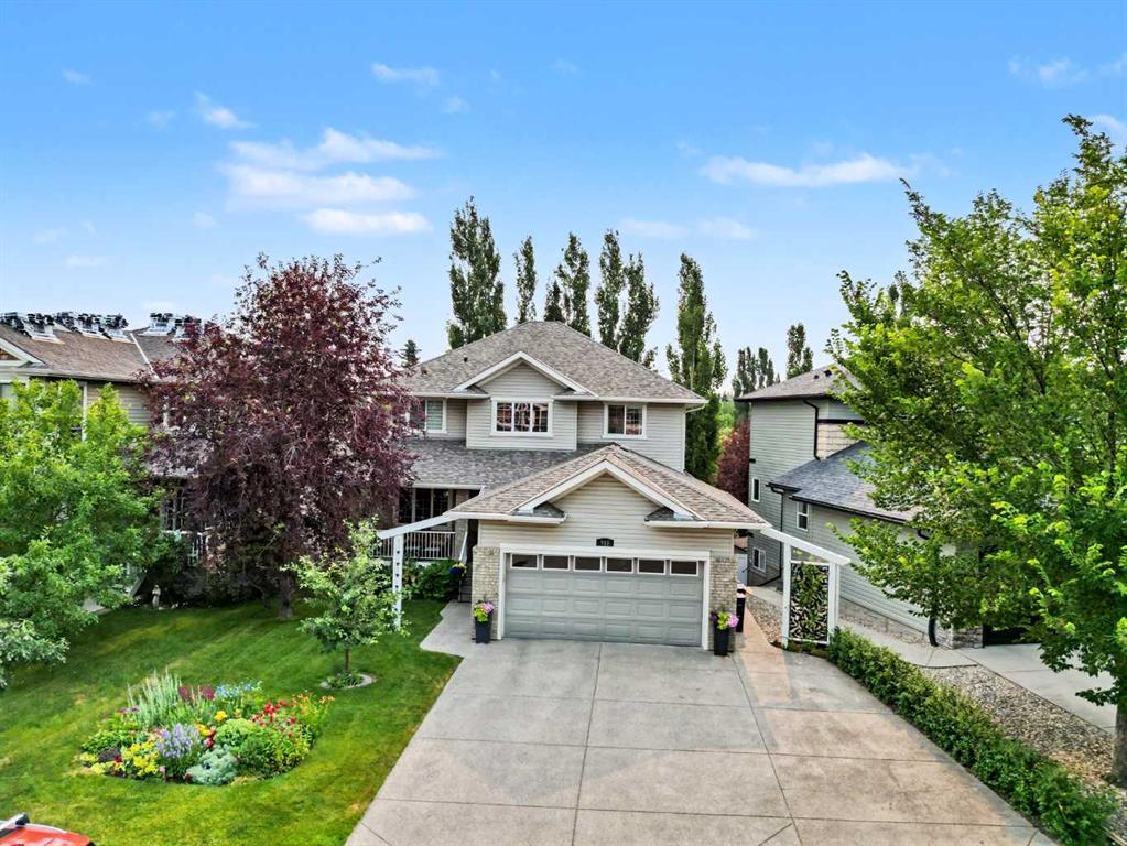 Picture of 915 Coopers Drive SW, Airdrie Real Estate Listing