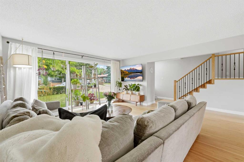 Picture of 9 Foxwell Road SE, Calgary Real Estate Listing